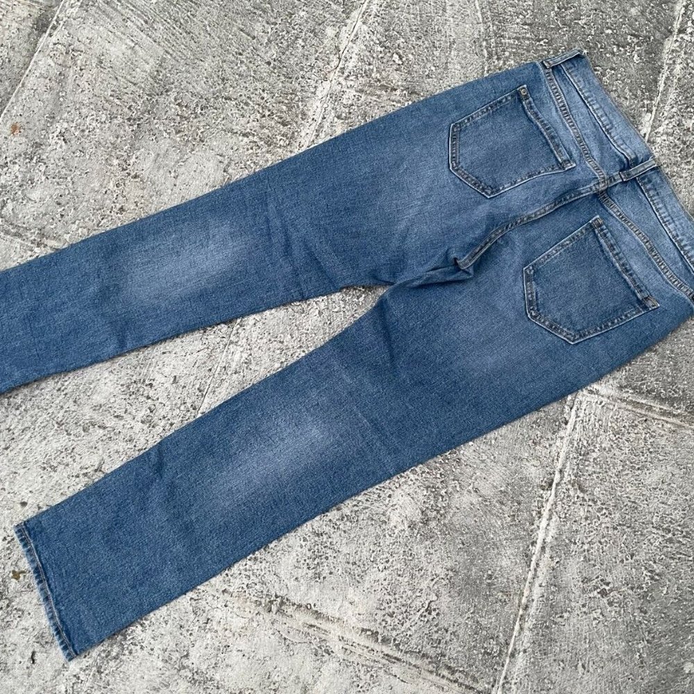 Old Navy Women Jeans Ripped Boyfriend Straight Denim Cotton Jean Size 6 Reg - Picture 2 of 9